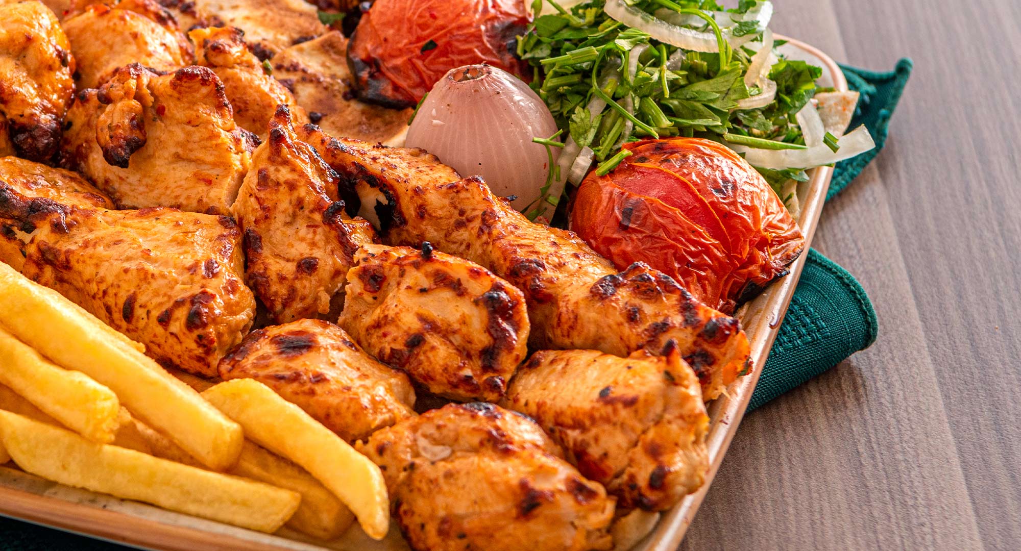 What Makes Al Mashawi Al Halabya the Best Chicken Tikka Restaurant in the UAE?