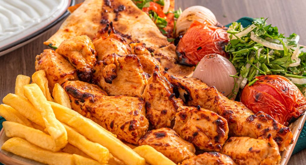 أين تجد أفضل مطعم دجاج تيكا في الإمارات العربية المتحدة؟